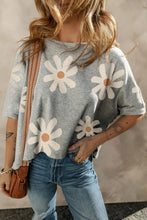 Load image into Gallery viewer, Gray Daisy Flower Printed Casual T Shirt | Tops/Tops &amp; Tees
