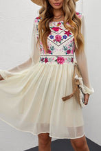 Load image into Gallery viewer, White Floral Mesh Splicing Lined Flowy Dress
