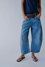 Load image into Gallery viewer, Pocketed Wide Leg Jeans with Buttons
