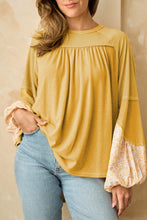 Load image into Gallery viewer, Beige Floral Colorblock Balloon Sleeve Exposed Seam Top | Tops/Long Sleeve Tops
