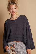 Load image into Gallery viewer, Black Cable Knit Cropped Sweater
