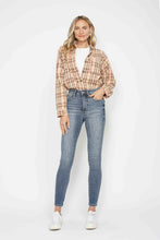 Load image into Gallery viewer, Judy Blue Tummy Control Skinny Jeans
