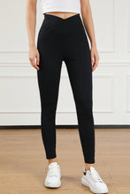 Load image into Gallery viewer, Black Arched Waist Seamless Active Leggings | Activewear/Yoga Pants
