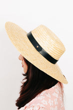 Load image into Gallery viewer, Flat Brim Straw Weave Hat
