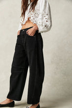 Load image into Gallery viewer, Pocketed Wide Leg Jeans with Buttons
