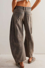 Load image into Gallery viewer, Pocketed Wide Leg Jeans with Buttons
