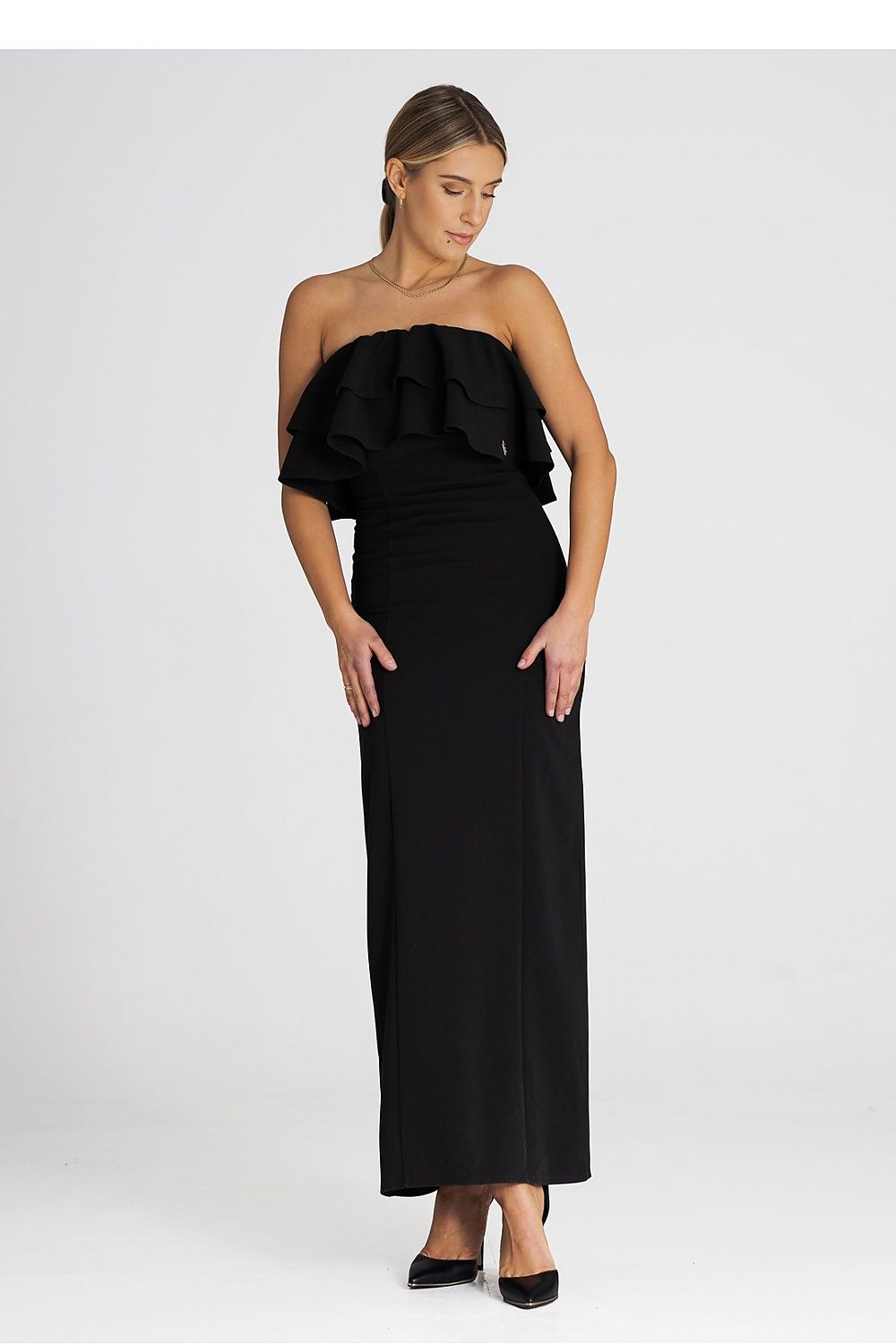 Elegant Maxi Dress with Double Ruffle Neckline