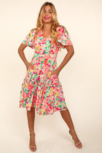 Load image into Gallery viewer, Midi Dress | Tiered Floral Dress with Pockets
