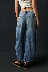 Pocketed Wide Leg Jeans with Buttons