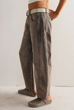 Load image into Gallery viewer, Pocketed Wide Leg Jeans with Buttons
