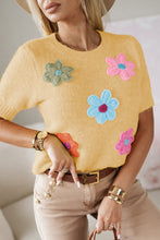 Load image into Gallery viewer, Short Sleeve Sweater | Yellow Cream Cute Flower Applique
