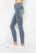 Load image into Gallery viewer, Judy Blue Tummy Control Skinny Jeans
