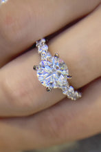 Load image into Gallery viewer, Moissanite Ring-2 Carat 4-Prong Moissanite Ring
