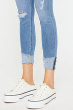 Load image into Gallery viewer, Kancan Distressed Cat&#39;s Whiskers Button Fly Jeans | Blue Jeans
